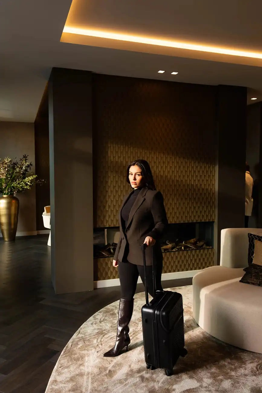 Front Open Suitcase H11 – Smart Handbagage Koffer - 35 liter - Black