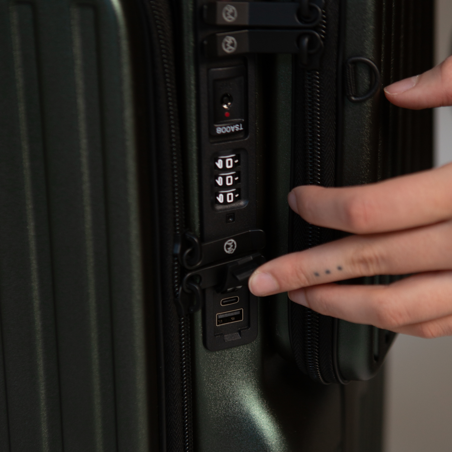 Front Open Carry-On – Smart Handbagage Koffer - 36 liter - Green