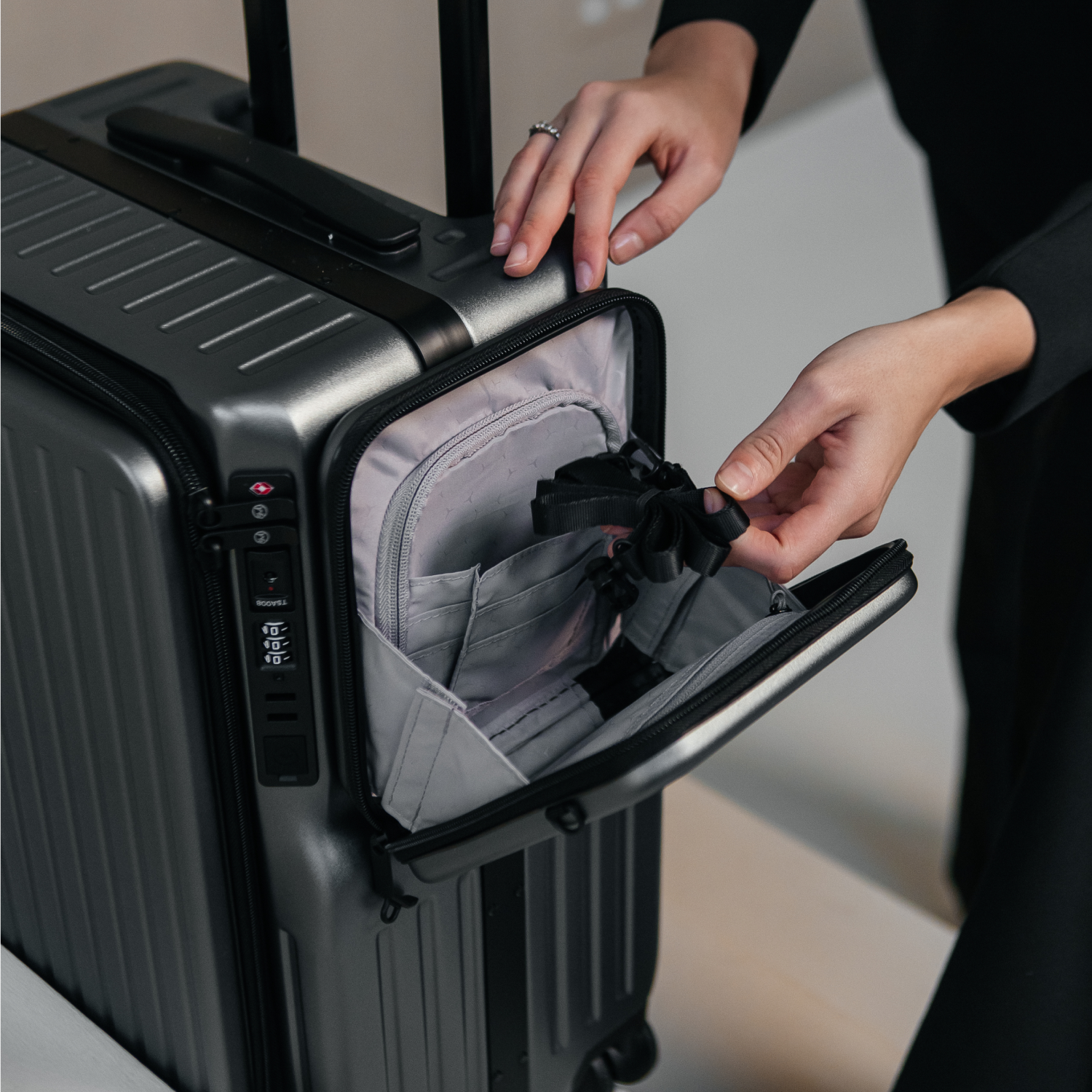 Front Open Carry-On – Smart Handbagage Koffer - 36 liter - Gray