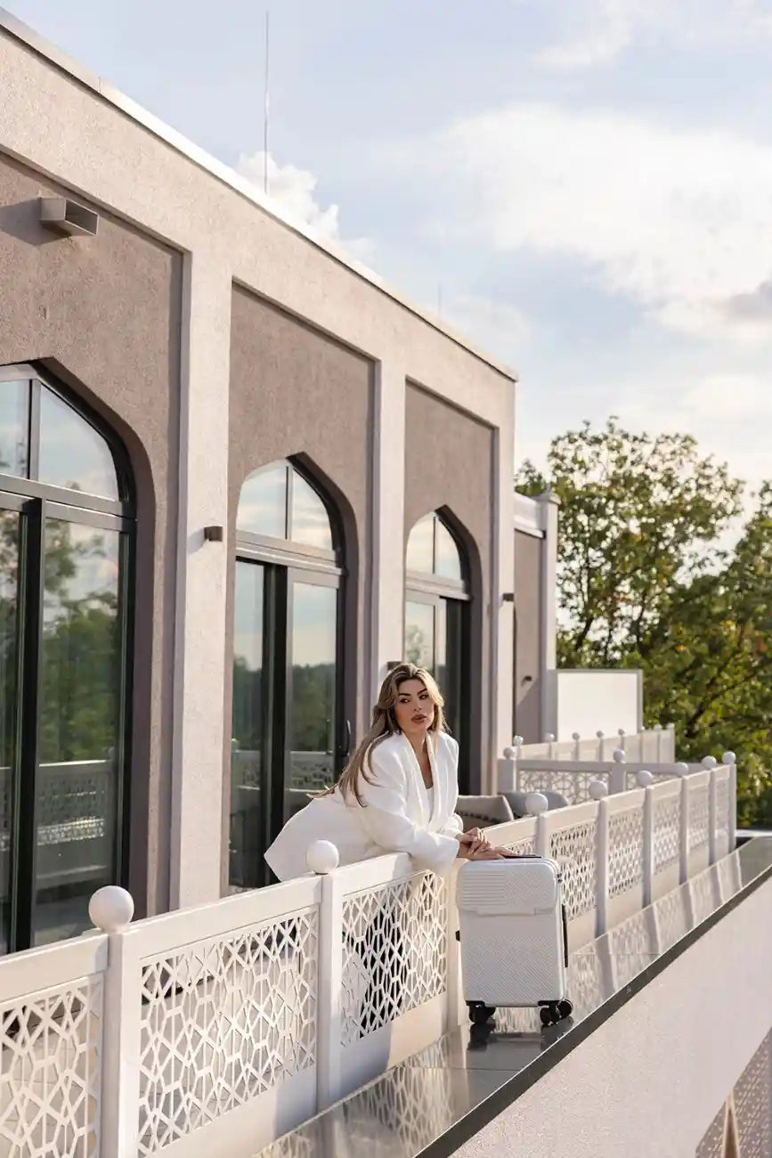 Front Open Suitcase H11 – Smart Handbagage Kofferr - 35 liter - Off White