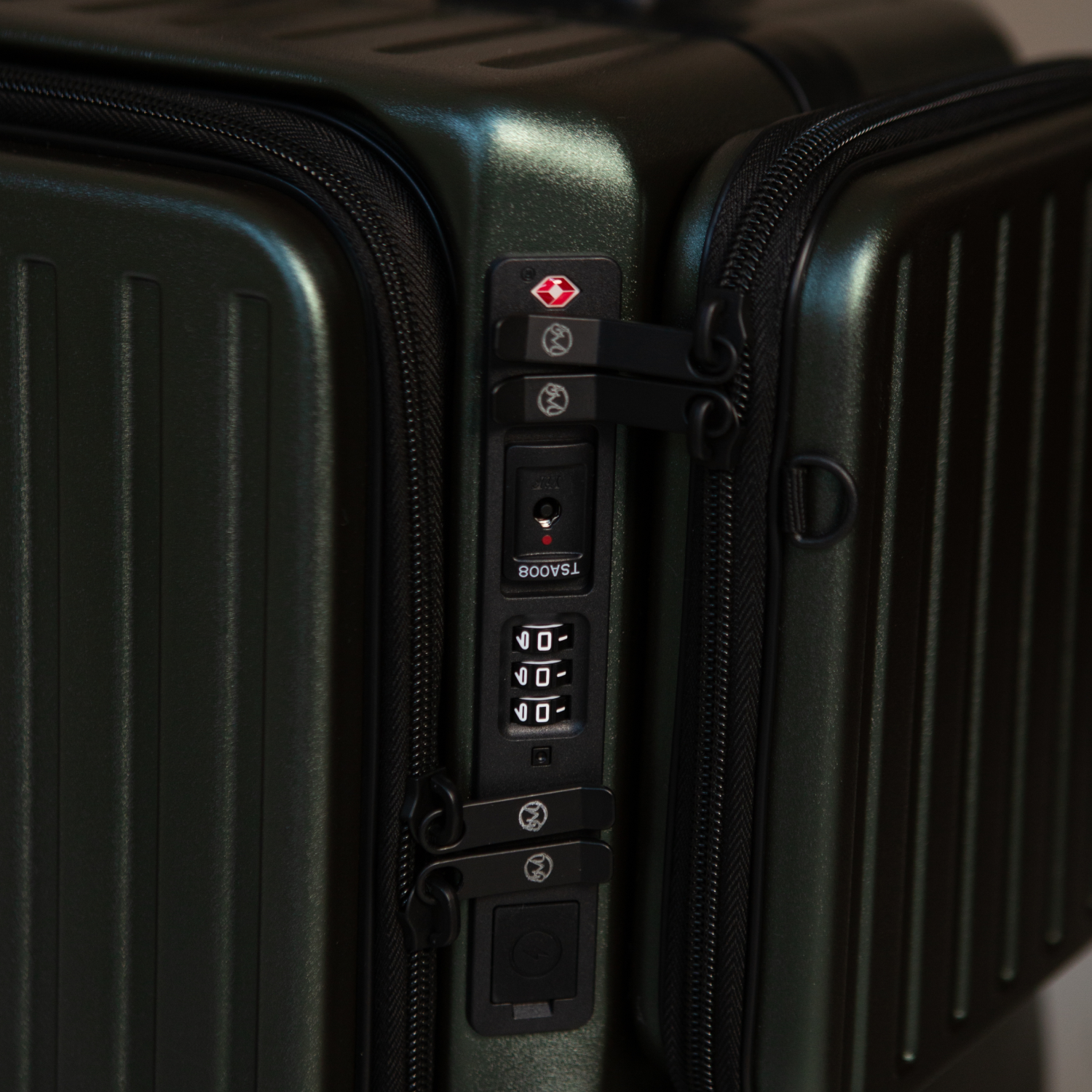 Front Open Carry-On – Smart Handbagage Koffer - 36 liter - Green