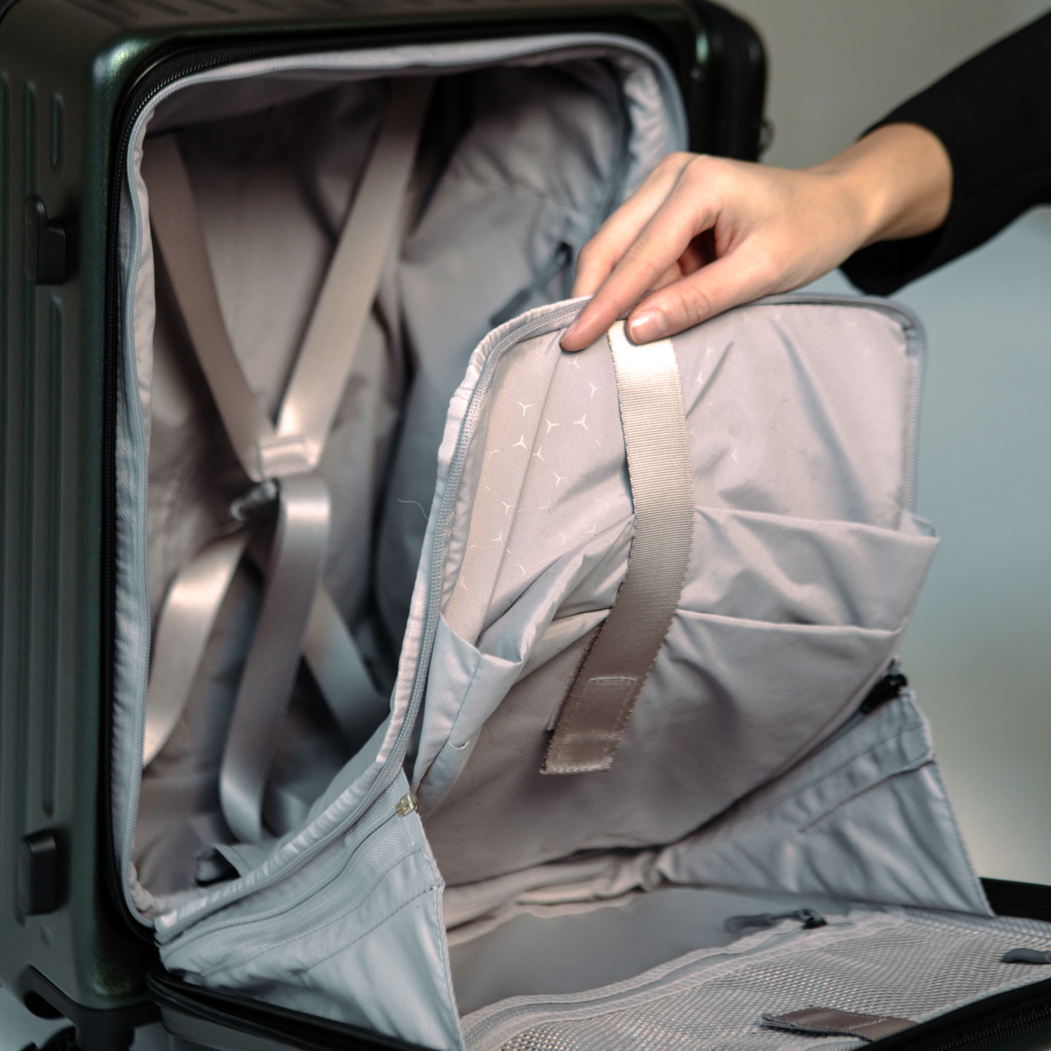 Front Open Carry-On – Smart Handbagage Koffer - 36 liter - Apricot